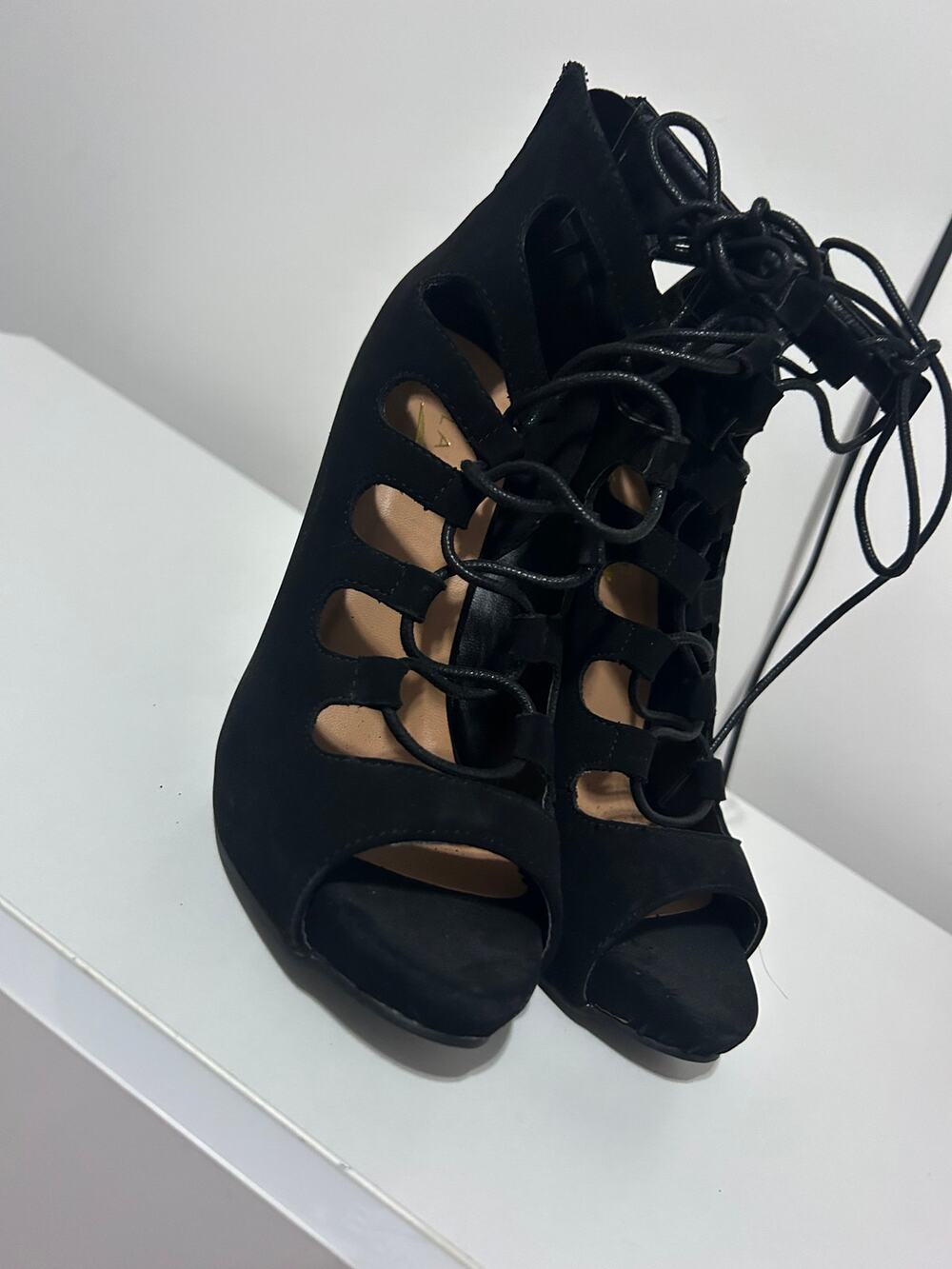 Glaze Heels *Size 6*